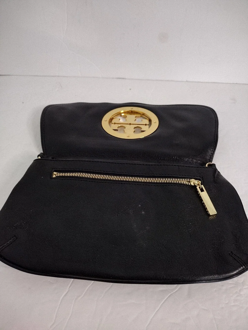 Tory Burch Reva Clutch Bag Black Pebbled Leather Gold Medallion Indie Sleaze